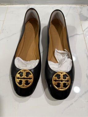 Tory Burch Black Patent Leather Logo Round-Toe Flats with Gold Emblem